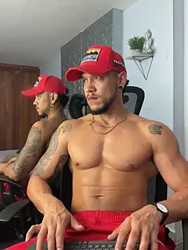 ARON TAYLER01 online show from January 22, 2025, 4:12 pm