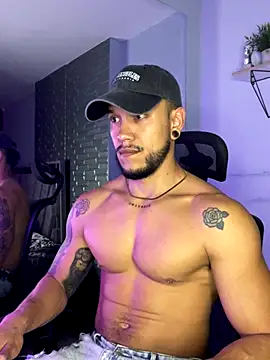 ARON TAYLER01 online show from September 23, 2025, 10:29 am