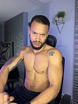 ARON TAYLER01 online show from December 19, 2025, 10:33 am