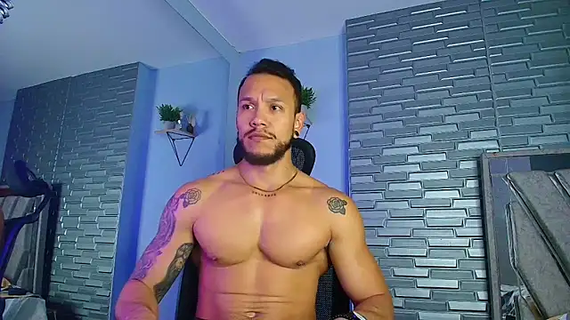 Snapshot of ARON_TAYLER01 chatting on February 6, 2026, 10:29 am ARON TAYLER01 online show from February 6, 2026, 10:29 am