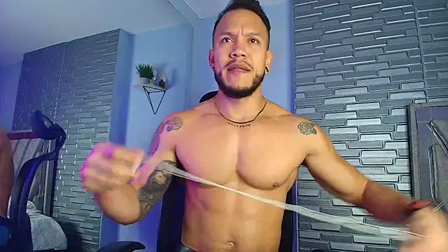 Snapshot of ARON_TAYLER01 chatting on February 13, 2026, 10:33 am ARON TAYLER01 online show from February 13, 2026, 10:33 am