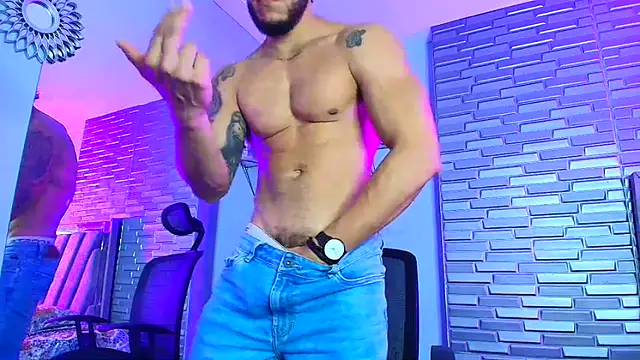 Snapshot of ARON_TAYLER01 chatting on March 1, 2026, 10:06 am ARON TAYLER01 online show from March 1, 2026, 10:06 am