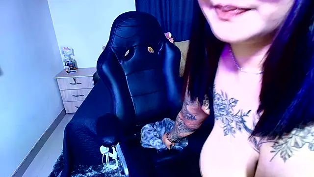 SweetIsabella x online show from June 10, 2026, 6:01 am