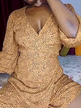 NicRaisaa online show from November 10, 2025, 5:50 am