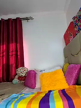 NicRaisaa online show from February 16, 2026, 6:09 am