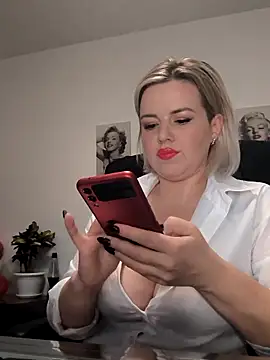 Ladykaos online show from November 25, 2025, 1:33 pm