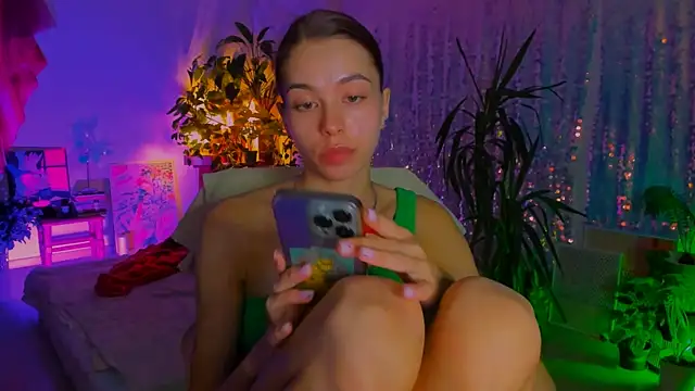 poli   online show from September 19, 2025, 6:08 pm