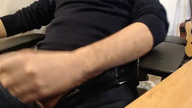 Snapshot of 3lr0nde chatting on February 6, 2025, 10:26 am 3lr0nde online show from February 6, 2025, 10:26 am