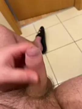 Cozqhh online show from February 28, 2026, 1:56 pm