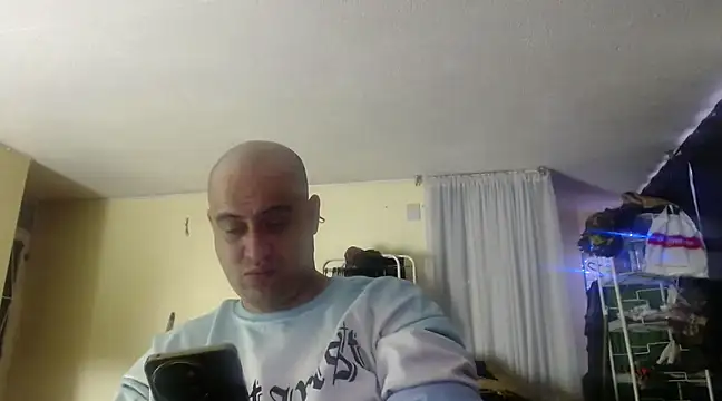 Snapshot of alphaswitchard chatting on March 21, 2025, 10:50 pm alphaswitchard online show from March 21, 2025, 10:50 pm