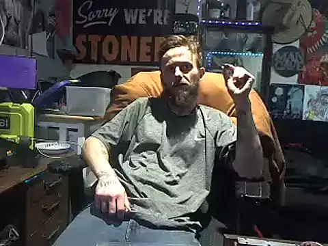 CloudDadddyyy420 online show from February 9, 2025, 10:00 pm