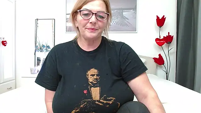 YulliaMilf online show from January 12, 2026, 7:08 pm