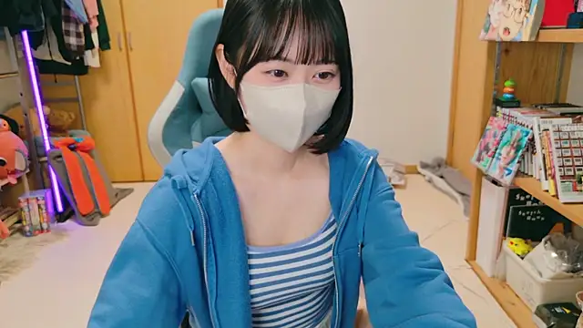 HIKARI x0 online show from December 13, 2024, 1:55 pm