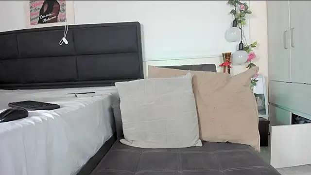 ximtia xs online show from February 1, 2025, 9:32 am