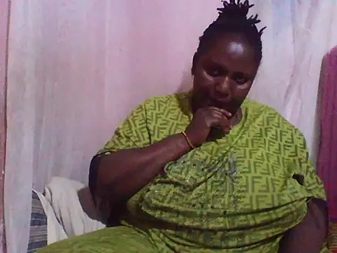 Snapshot of big_clits chatting on October 7, 2025, 4:09 am big clits online show from October 7, 2025, 4:09 am