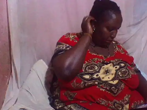 Snapshot of big_clits chatting on October 14, 2025, 4:08 pm big clits online show from October 14, 2025, 4:08 pm