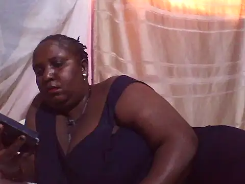 Snapshot of big_clits chatting on November 5, 2025, 7:41 am big clits online show from November 5, 2025, 7:41 am