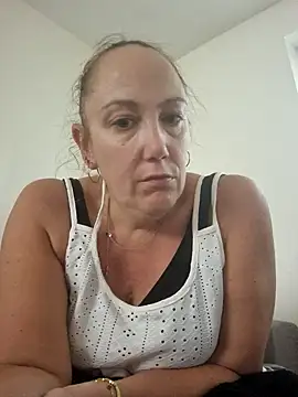 Wisie Cutie online show from September 29, 2025, 2:33 pm