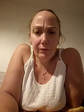 Wisie Cutie online show from November 2, 2025, 12:02 am