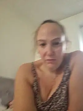 Wisie Cutie online show from November 15, 2025, 1:07 pm