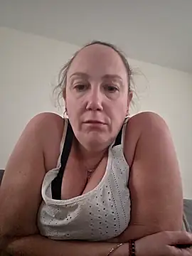 Wisie Cutie online show from March 12, 2026, 4:35 pm