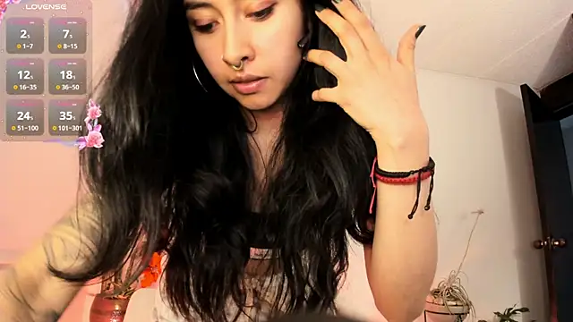 sara-lauren online show from December 5, 2024, 3:39 pm