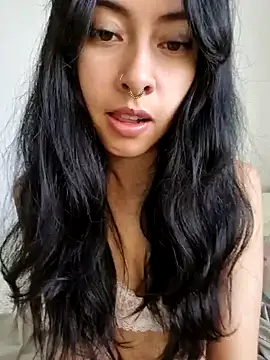 sara-lauren online show from January 9, 2025, 3:44 pm