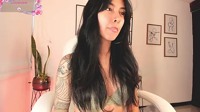 sara-lauren online show from January 13, 2025, 8:58 pm