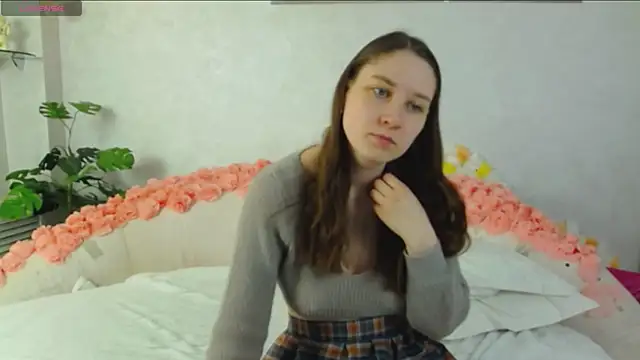 MollyBrams online show from April 13, 2026, 4:29 am