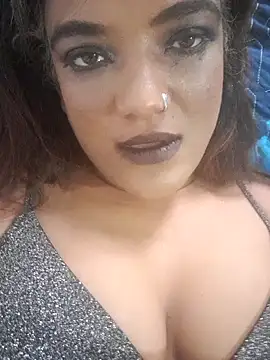 Indianpleasure300 online show from December 6, 2024, 2:38 pm