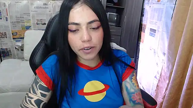 i am nina  online show from September 23, 2025, 11:08 pm