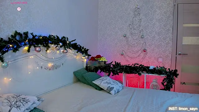 LillyMoure  online show from January 7, 2026, 11:51 pm