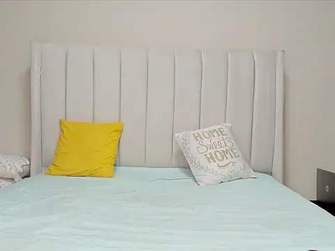  heavenlysent online show from October 28, 2025, 1:42 am