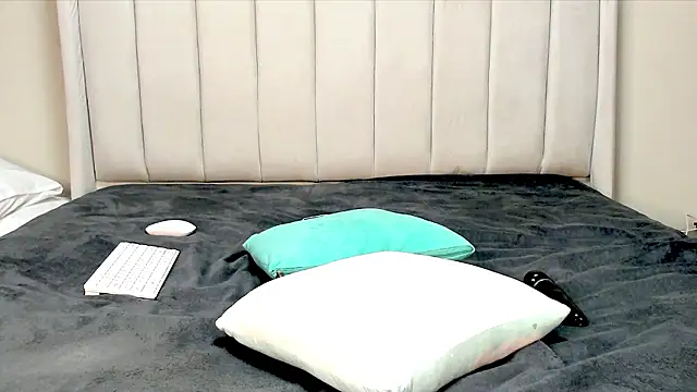  heavenlysent online show from February 3, 2026, 6:40 am