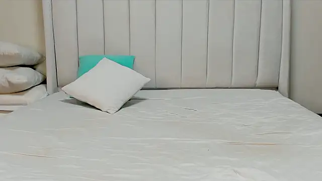  heavenlysent online show from April 16, 2026, 2:12 am