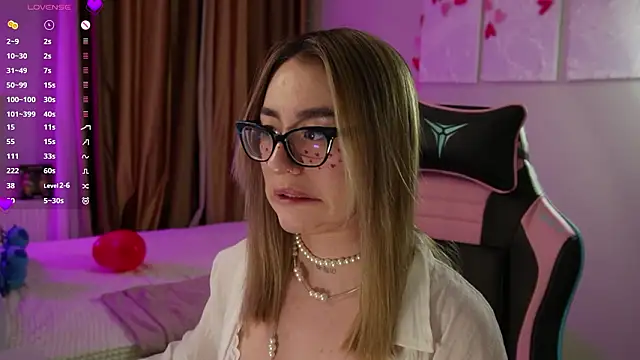 Fiona-Love online show from February 14, 2026, 5:21 pm