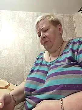 EffectFiona online show from March 12, 2025, 11:01 pm