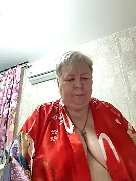 EffectFiona online show from November 7, 2025, 10:54 pm