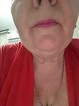 EffectFiona online show from June 3, 2026, 10:59 pm