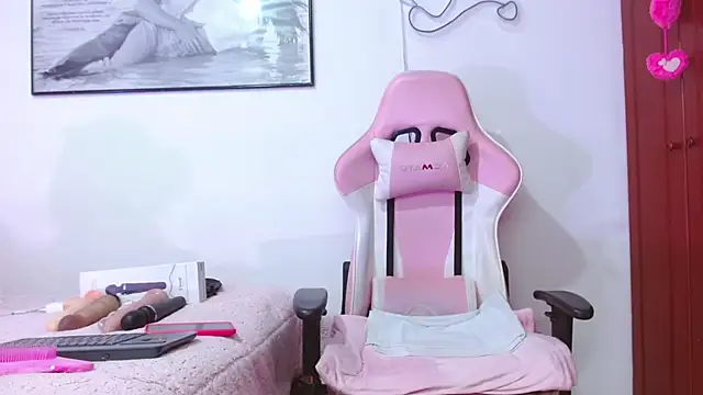 Amelie Rousell online show from March 11, 2026, 10:38 pm