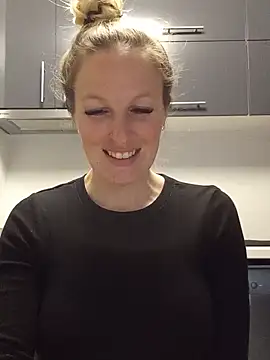 MaviePearl online show from February 3, 2025, 8:46 am