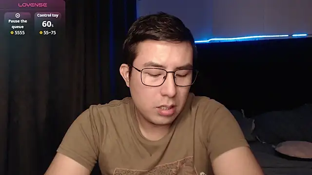 andrewmhilton  online show from December 2, 2025, 6:30 am