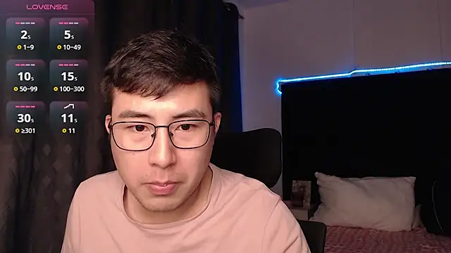 andrewmhilton  online show from February 13, 2026, 6:31 am