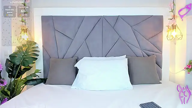 KiarhaTrixie online show from October 2, 2025, 11:28 am