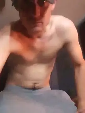 Snapshot of Midwestalpha chatting on December 21, 2024, 4:57 pm Midwestalpha online show from December 21, 2024, 4:57 pm