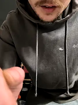 Snapshot of Midwestalpha chatting on January 29, 2025, 6:01 am Midwestalpha online show from January 29, 2025, 6:01 am