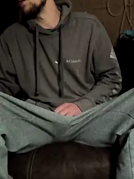 Snapshot of Midwestalpha chatting on January 30, 2025, 11:44 am Midwestalpha online show from January 30, 2025, 11:44 am