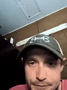 Snapshot of Midwestalpha chatting on February 28, 2025, 2:09 am Midwestalpha online show from February 28, 2025, 2:09 am