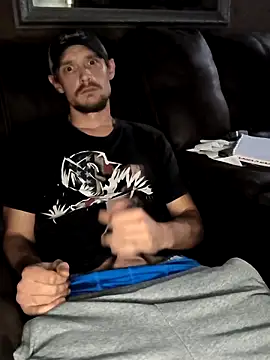 Snapshot of Midwestalpha chatting on October 27, 2025, 6:23 pm Midwestalpha online show from October 27, 2025, 6:23 pm