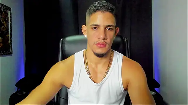 jhonnysnow17 online show from October 21, 2025, 10:32 pm